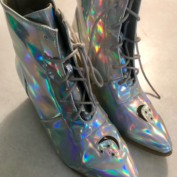aura vegan boots
